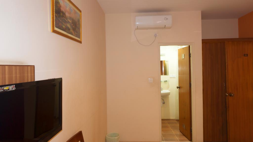Aryal International Hotel Kathmandu Room photo